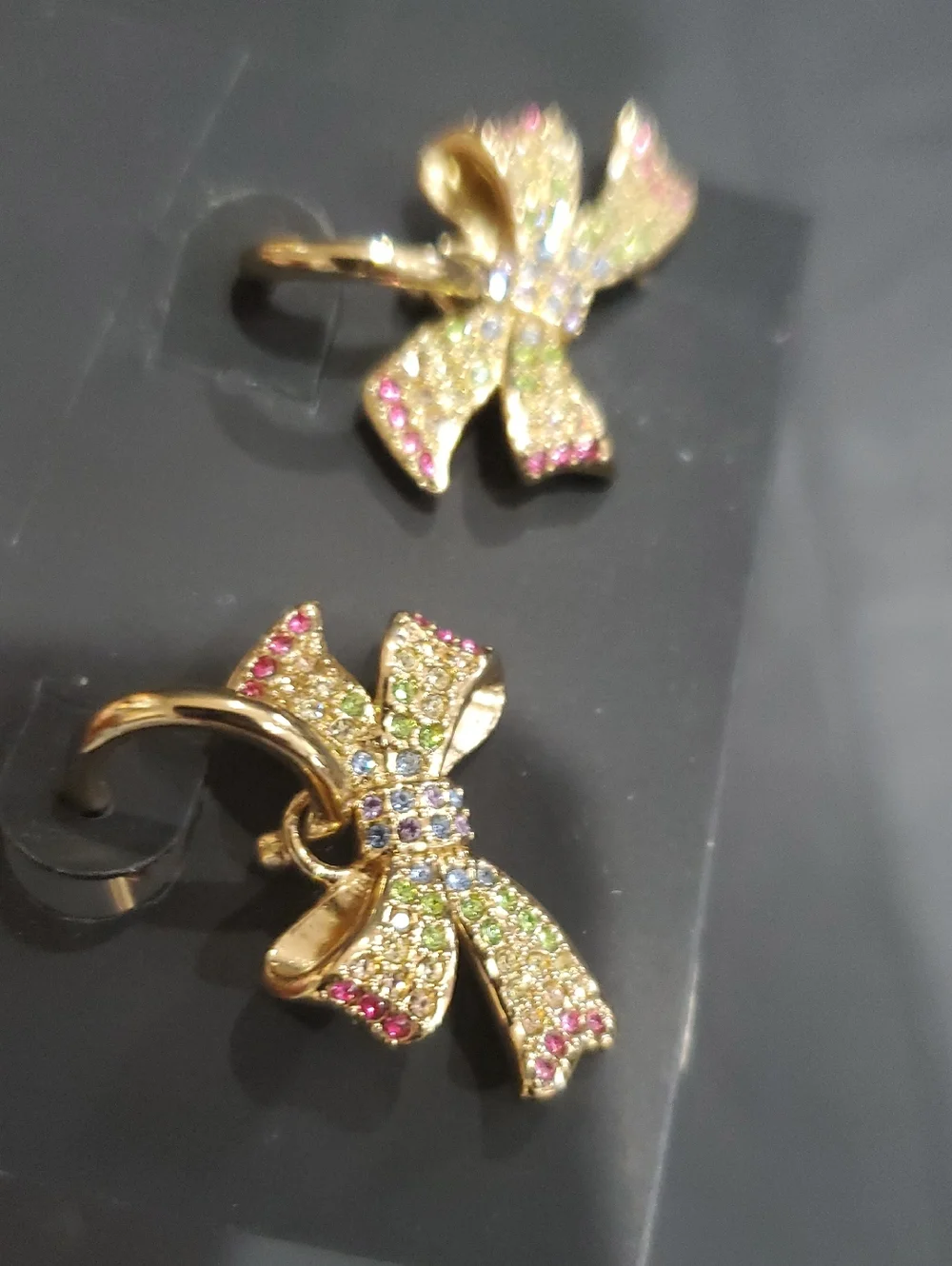 Coach gold tone multicolored pave crystal gemstone bow shape earrings brand new - Picture 3 of 4